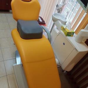 fotel pomarańczowy